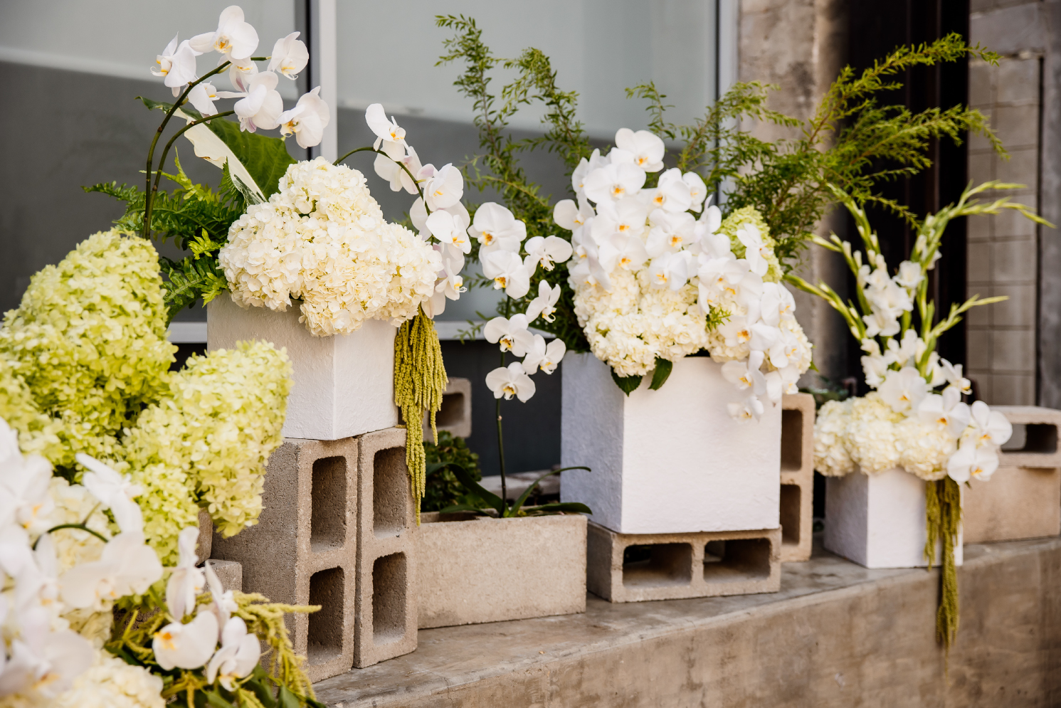 Modern wedding floral design by Pruned Designs